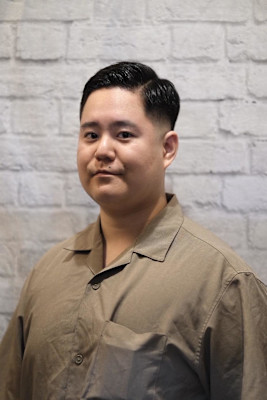 スーツに合うフェード七三分けショート