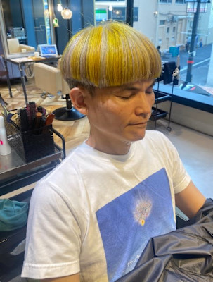 マッシュルームカット×デザインカラー