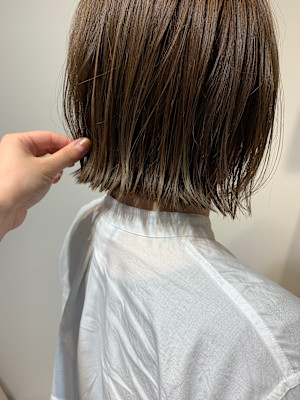 ミントベージュ×ボブ