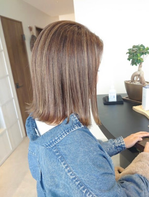 白髪ぼかしハイライトストレート