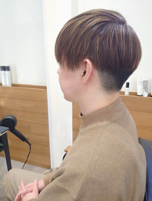 刈り上げマッシュハイライト