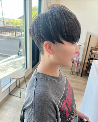 刈り上げショートハイライトデザインカラー