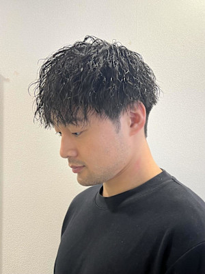 【平山明樹】カッコよくキマる縦落ちスパイラルパーマ