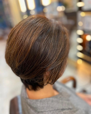 キレイめショートヘア×ハイライト