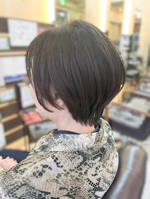 くびれ感がポイント ショートボブ