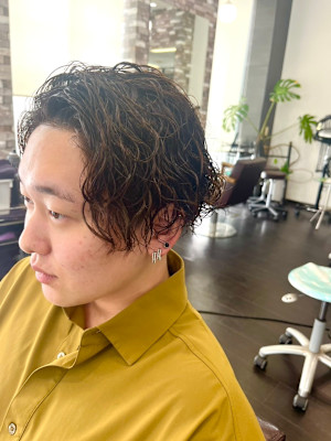 ツイストスパイラルパーマツーブロックマッシュメッシュフェード