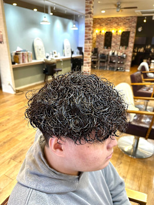 ツイストスパイラルパーマツーブロックマッシュメッシュフェード