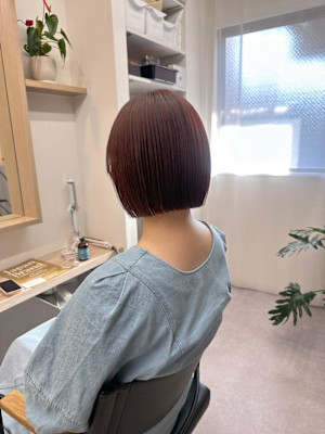 ぱつっとボブ/ピンクレッド/まとまるボブ