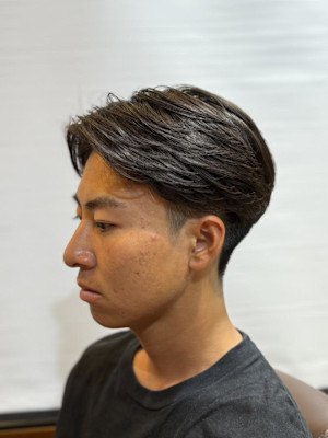 銀座　理容室　ナチュラルウェーブセンターパート