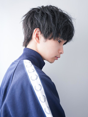 メンズ刈り上げマッシュフェザーパーマニュアンス