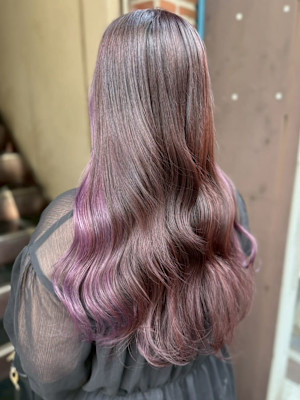 イヤリングカラー カシスレッド 艶髪 くびれ巻き 20代