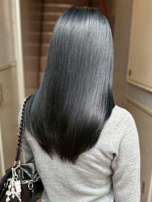 ブルーブラック 艶髪 髪質改善トリートメント ストレート