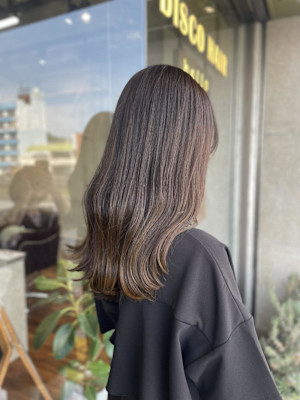 オリーブベージュ