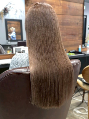 ハイトーンベージュ 髪質改善 ブリーチ ストレート 艶髪