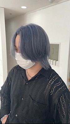 ペールブルーカラー