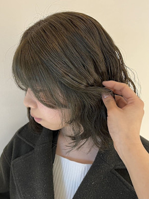 オリーブグレージュ×ニュアンスカールボブ