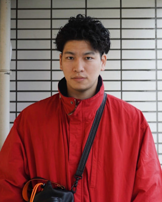 抜け感カールと春アウターのバランス感