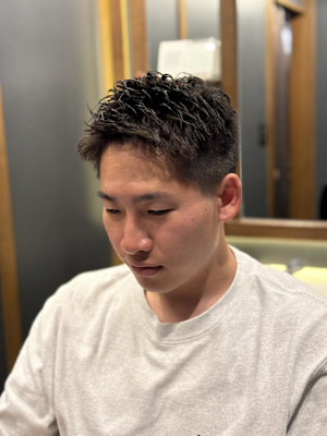 メンズショート　ピンパーマ　刈り上げ　スパイキー