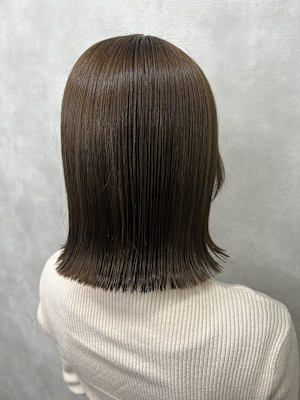 オリーブベージュ