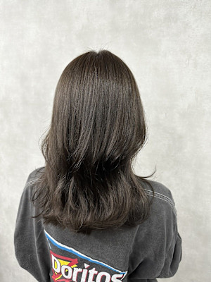 オリーブベージュ