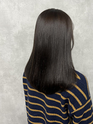 オリーブベージュ