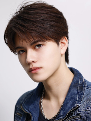 【フェザーパーマ】ナチュラルフェザーショート