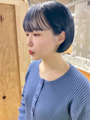 ぱつっとボブ/ブルーカラー、デザインカラー