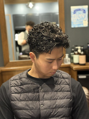 メンズ　ウェーブパーマ　オールバック　刈り上げ