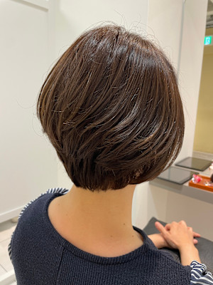 メリハリ×ショートボブ