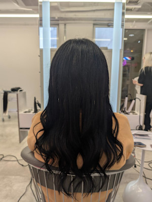 王道黒髪ロングヘアーでイメチェン