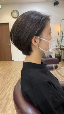 ショート／ダークブラウン