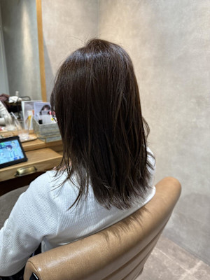 外ハネベージュ