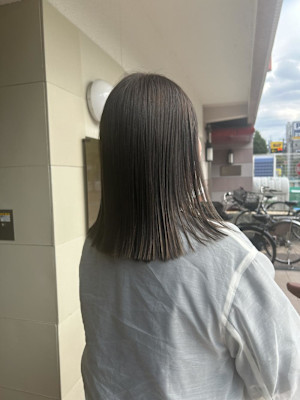 オリーブグレージュ×ボブ