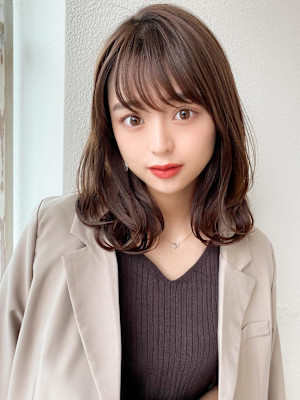 ミニウルフ前髪パーマ韓国くびれミディアムチェリーブラウン