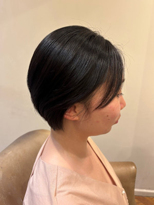 しゅっとまとまるショートボブスタイル