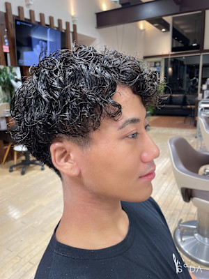 イケメンスパイラルパーマ