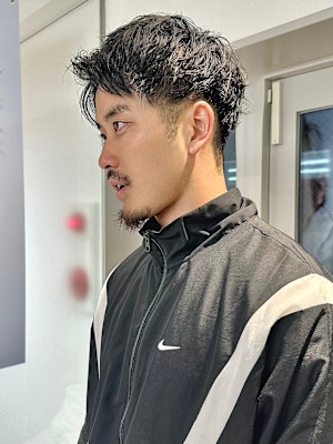 【吉田智哉】フェザーショート、刈り上げショート、グレー