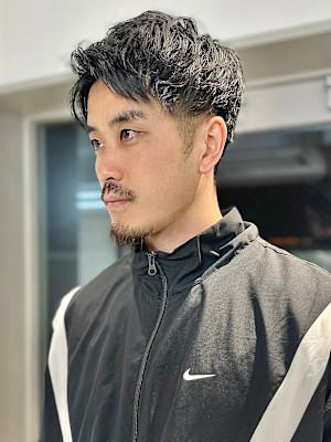 【吉田智哉】フェザーショート、刈り上げショート、グレー