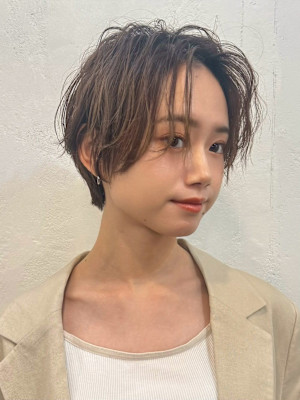 センター分け/マッシュショート/ひし形ショートボブ/ベージュ