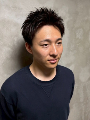 アップバング スパイキーショート 黒髪 ビジネスヘア 直毛