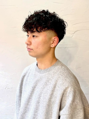 ツーブロック ツイストスパイラル 前下がりマッシュ