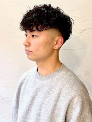 ツーブロック ツイストスパイラル 前下がりマッシュ