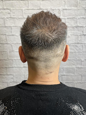 メンズ／ハイフェード／アップバング／刈り上げ