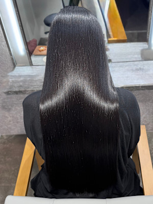 個室 髪質改善 Emily【エミリー】×スタイル