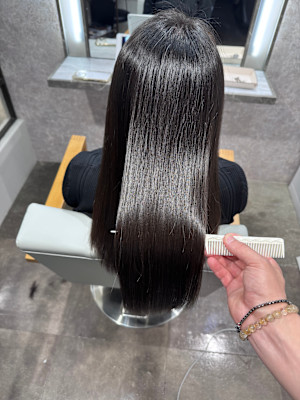 個室 髪質改善 Emily【エミリー】×スタイル