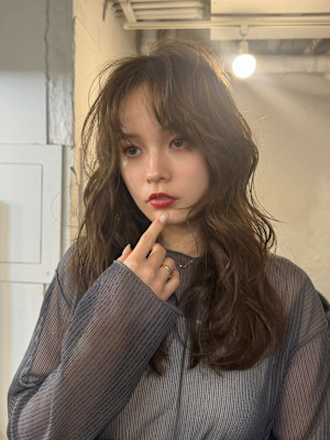 コテ巻き風パーマスタイル/ナチュラルウルフ/アッシュベージュ