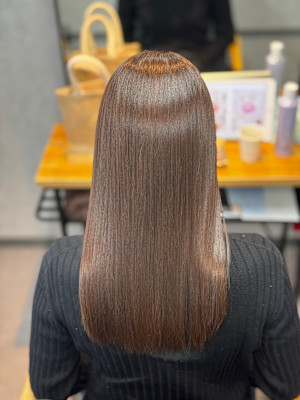 個室 髪質改善 Emily【エミリー】×スタイル