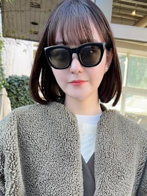 ミニボブ×ベージュカラー