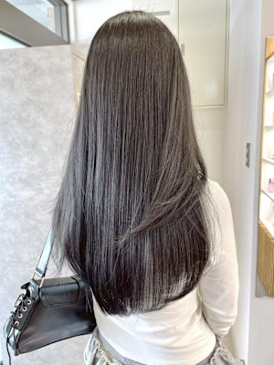 【rizu】髪質改善/レイヤーカット/艶髪/ブルーブラック