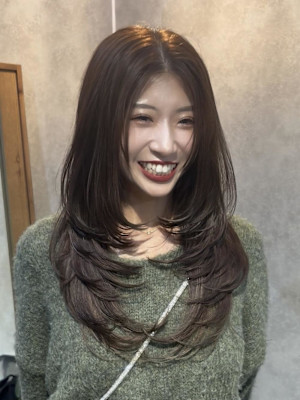 ○ベージュ×ラフなレイヤーカット